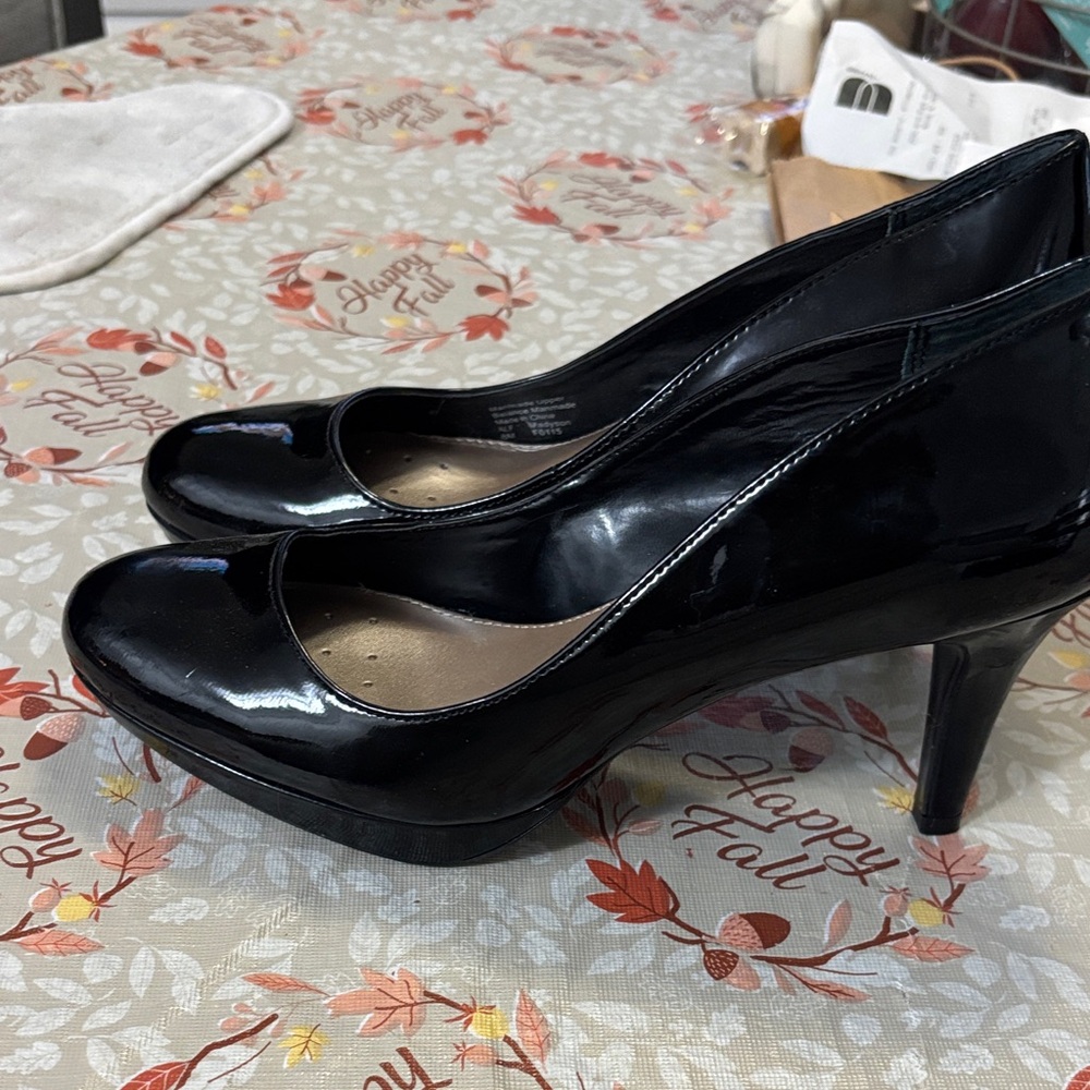 Alfani Glossy Black Heels - Picture 2 of 7